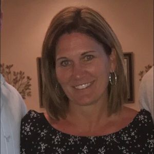 Meet your Posher, Laurie